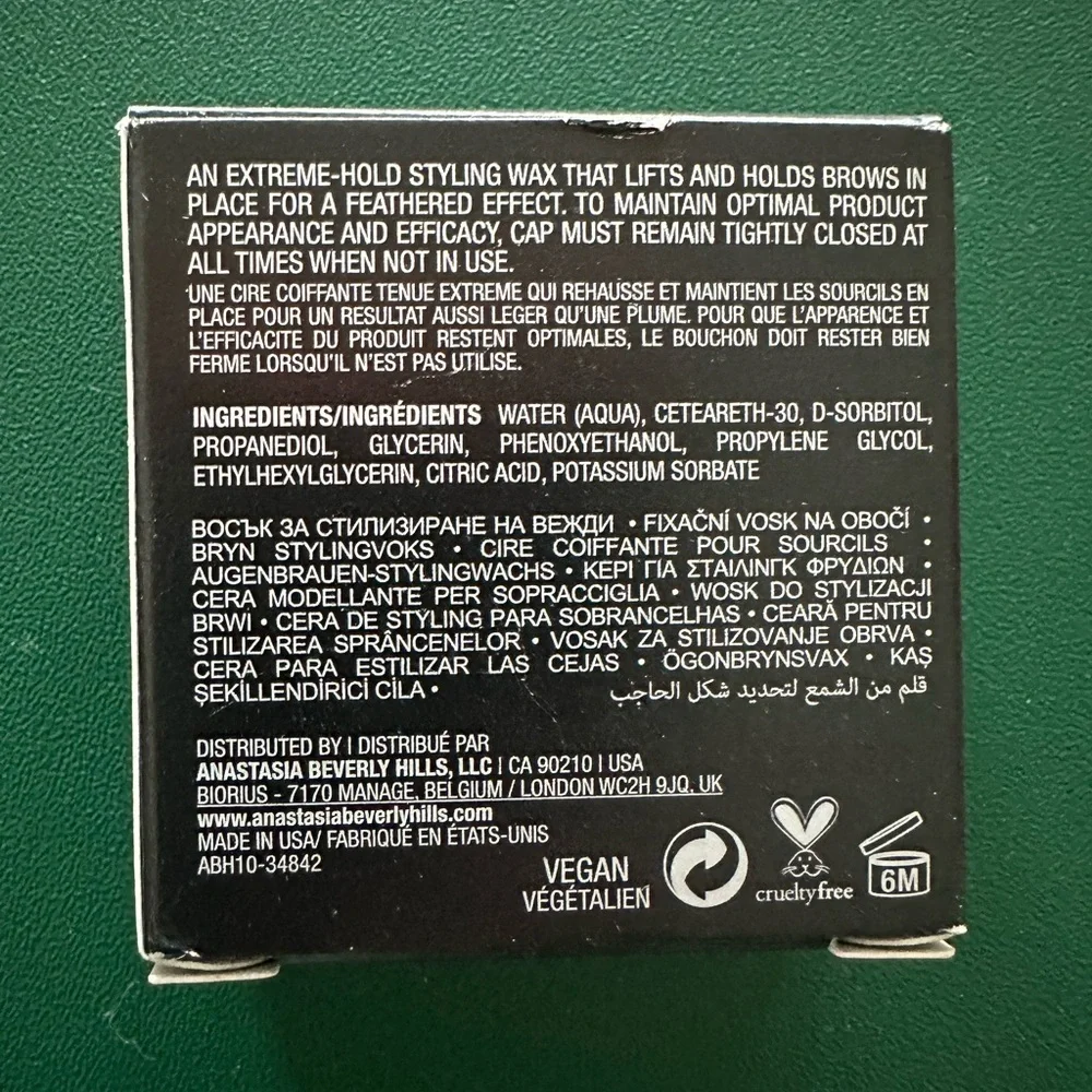 Anastasia Beverly Hills Brow Freeze Styling Wax and Dual-Ended Wax Applicator - Picture 2 of 5